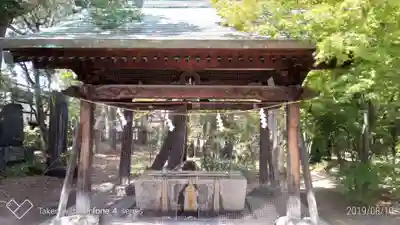 四柱神社の手水舎