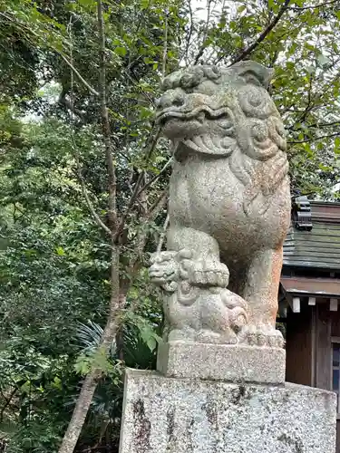 鶴峯八幡宮の狛犬