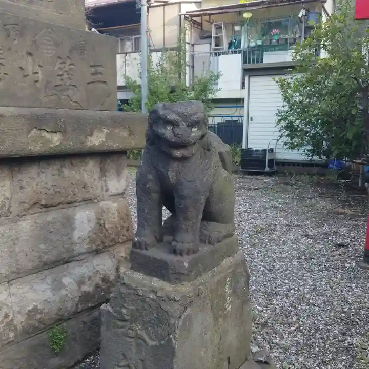 寄木神社の狛犬