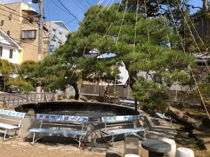 御釜神社の庭園