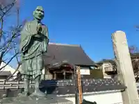 涅槃寺の像