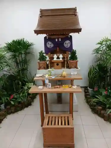 羽田航空神社の{uncategorized: "未分類", other: "その他", undefined: "問題あり", building: "その他建物", grave: "お墓", sacred_gate: "鳥居", guardian: "狛犬", statue: "像", buddha: "仏像", history: "歴史", nature: "自然", garden: "庭園", animal: "動物", pagoda: "塔", temizu: "手水舎", mountain_gate: "山門・神門", sanctuary: "本殿・本堂", subordinate: "末社・摂社", art: "芸術", scenery: "景色", jizo: "地蔵", ema: "絵馬", goshuin: "御朱印", omikuji: "おみくじ", items: "授与品その他", amulet: "お守り", goshuincho: "御朱印帳", eats: "食事", festival: "お祭り", votive_dance: "神楽", shichigosan: "七五三参", wedding: "結婚式", experience: "体験その他", initially: "初詣", around: "周辺", anti_infection: "感染症対策"}