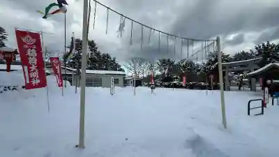 鹿部稲荷神社の{uncategorized: "未分類", other: "その他", undefined: "問題あり", building: "その他建物", grave: "お墓", sacred_gate: "鳥居", guardian: "狛犬", statue: "像", buddha: "仏像", history: "歴史", nature: "自然", garden: "庭園", animal: "動物", pagoda: "塔", temizu: "手水舎", mountain_gate: "山門・神門", sanctuary: "本殿・本堂", subordinate: "末社・摂社", art: "芸術", scenery: "景色", jizo: "地蔵", ema: "絵馬", goshuin: "御朱印", omikuji: "おみくじ", items: "授与品その他", amulet: "お守り", goshuincho: "御朱印帳", eats: "食事", festival: "お祭り", votive_dance: "神楽", shichigosan: "七五三参", wedding: "結婚式", experience: "体験その他", initially: "初詣", around: "周辺", anti_infection: "感染症対策"}