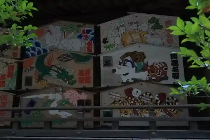 春日部八幡神社の{uncategorized: "未分類", other: "その他", undefined: "問題あり", building: "その他建物", grave: "お墓", sacred_gate: "鳥居", guardian: "狛犬", statue: "像", buddha: "仏像", history: "歴史", nature: "自然", garden: "庭園", animal: "動物", pagoda: "塔", temizu: "手水舎", mountain_gate: "山門・神門", sanctuary: "本殿・本堂", subordinate: "末社・摂社", art: "芸術", scenery: "景色", jizo: "地蔵", ema: "絵馬", goshuin: "御朱印", omikuji: "おみくじ", items: "授与品その他", amulet: "お守り", goshuincho: "御朱印帳", eats: "食事", festival: "お祭り", votive_dance: "神楽", shichigosan: "七五三参", wedding: "結婚式", experience: "体験その他", initially: "初詣", around: "周辺", anti_infection: "感染症対策"}