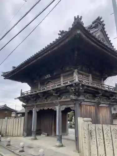 観音寺の{uncategorized: "未分類", other: "その他", undefined: "問題あり", building: "その他建物", grave: "お墓", sacred_gate: "鳥居", guardian: "狛犬", statue: "像", buddha: "仏像", history: "歴史", nature: "自然", garden: "庭園", animal: "動物", pagoda: "塔", temizu: "手水舎", mountain_gate: "山門・神門", sanctuary: "本殿・本堂", subordinate: "末社・摂社", art: "芸術", scenery: "景色", jizo: "地蔵", ema: "絵馬", goshuin: "御朱印", omikuji: "おみくじ", items: "授与品その他", amulet: "お守り", goshuincho: "御朱印帳", eats: "食事", festival: "お祭り", votive_dance: "神楽", shichigosan: "七五三参", wedding: "結婚式", experience: "体験その他", initially: "初詣", around: "周辺", anti_infection: "感染症対策"}