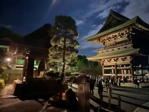建長寺の{uncategorized: "未分類", other: "その他", undefined: "問題あり", building: "その他建物", grave: "お墓", sacred_gate: "鳥居", guardian: "狛犬", statue: "像", buddha: "仏像", history: "歴史", nature: "自然", garden: "庭園", animal: "動物", pagoda: "塔", temizu: "手水舎", mountain_gate: "山門・神門", sanctuary: "本殿・本堂", subordinate: "末社・摂社", art: "芸術", scenery: "景色", jizo: "地蔵", ema: "絵馬", goshuin: "御朱印", omikuji: "おみくじ", items: "授与品その他", amulet: "お守り", goshuincho: "御朱印帳", eats: "食事", festival: "お祭り", votive_dance: "神楽", shichigosan: "七五三参", wedding: "結婚式", experience: "体験その他", initially: "初詣", around: "周辺", anti_infection: "感染症対策"}