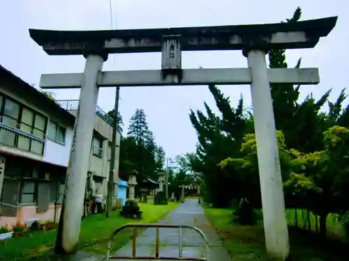 諏訪神社の鳥居