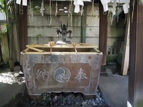 高山稲荷神社（旧鎮座地）の手水舎