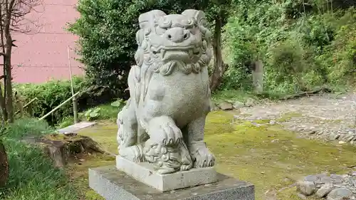 秋葉神社の狛犬