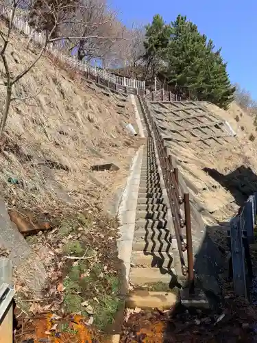 小谷石大明神の{uncategorized: "未分類", other: "その他", undefined: "問題あり", building: "その他建物", grave: "お墓", sacred_gate: "鳥居", guardian: "狛犬", statue: "像", buddha: "仏像", history: "歴史", nature: "自然", garden: "庭園", animal: "動物", pagoda: "塔", temizu: "手水舎", mountain_gate: "山門・神門", sanctuary: "本殿・本堂", subordinate: "末社・摂社", art: "芸術", scenery: "景色", jizo: "地蔵", ema: "絵馬", goshuin: "御朱印", omikuji: "おみくじ", items: "授与品その他", amulet: "お守り", goshuincho: "御朱印帳", eats: "食事", festival: "お祭り", votive_dance: "神楽", shichigosan: "七五三参", wedding: "結婚式", experience: "体験その他", initially: "初詣", around: "周辺", anti_infection: "感染症対策"}