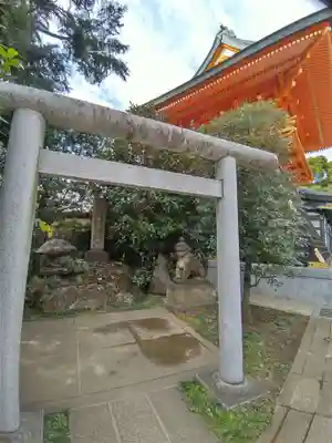 穴八幡宮の末社・摂社