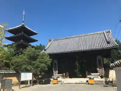志度寺の山門・神門