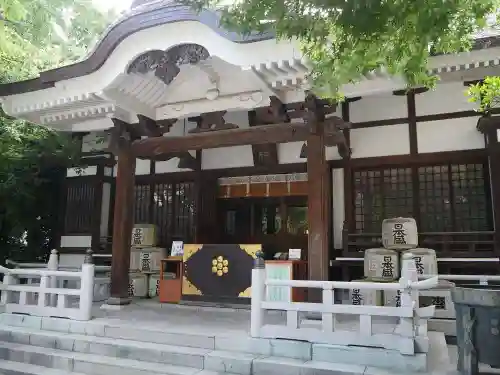 鳥越神社の本殿・本堂