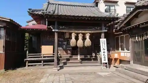 開運稲荷神社の本殿