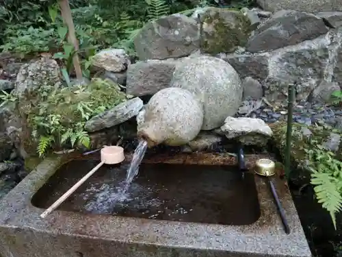 養老神社の手水舎
