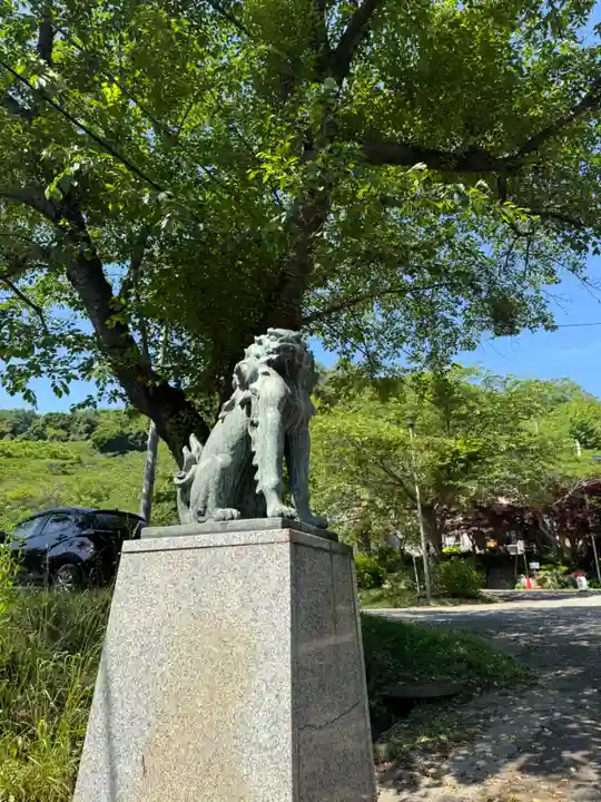 虻田神社の狛犬