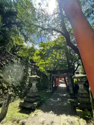 若宮稲荷神社の{uncategorized: "未分類", other: "その他", undefined: "問題あり", building: "その他建物", grave: "お墓", sacred_gate: "鳥居", guardian: "狛犬", statue: "像", buddha: "仏像", history: "歴史", nature: "自然", garden: "庭園", animal: "動物", pagoda: "塔", temizu: "手水舎", mountain_gate: "山門・神門", sanctuary: "本殿・本堂", subordinate: "末社・摂社", art: "芸術", scenery: "景色", jizo: "地蔵", ema: "絵馬", goshuin: "御朱印", omikuji: "おみくじ", items: "授与品その他", amulet: "お守り", goshuincho: "御朱印帳", eats: "食事", festival: "お祭り", votive_dance: "神楽", shichigosan: "七五三参", wedding: "結婚式", experience: "体験その他", initially: "初詣", around: "周辺", anti_infection: "感染症対策"}