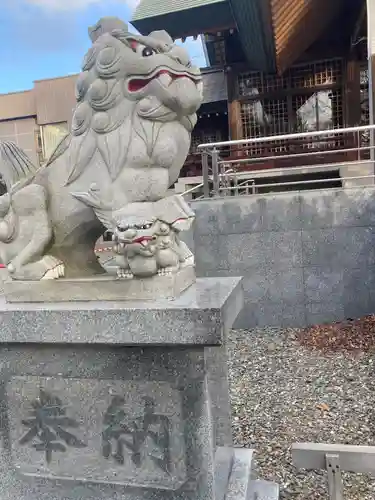 信濃神社の狛犬