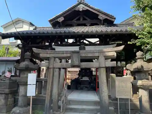 被官稲荷神社の鳥居