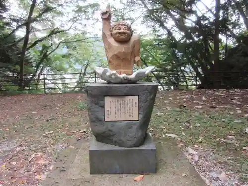 楯岩鬼怒姫神社の像