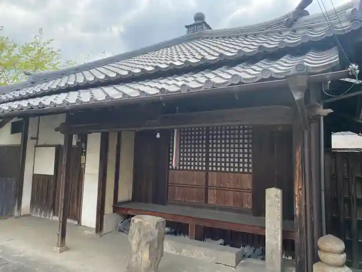 光明院大師堂の{uncategorized: "未分類", other: "その他", undefined: "問題あり", building: "その他建物", grave: "お墓", sacred_gate: "鳥居", guardian: "狛犬", statue: "像", buddha: "仏像", history: "歴史", nature: "自然", garden: "庭園", animal: "動物", pagoda: "塔", temizu: "手水舎", mountain_gate: "山門・神門", sanctuary: "本殿・本堂", subordinate: "末社・摂社", art: "芸術", scenery: "景色", jizo: "地蔵", ema: "絵馬", goshuin: "御朱印", omikuji: "おみくじ", items: "授与品その他", amulet: "お守り", goshuincho: "御朱印帳", eats: "食事", festival: "お祭り", votive_dance: "神楽", shichigosan: "七五三参", wedding: "結婚式", experience: "体験その他", initially: "初詣", around: "周辺", anti_infection: "感染症対策"}