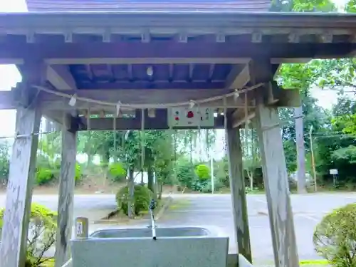 八街神社の手水舎