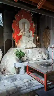 一乗寺降魔不動明王の仏像