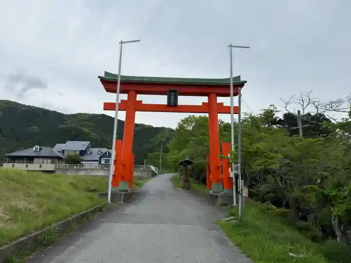 安志稲荷神社の{uncategorized: "未分類", other: "その他", undefined: "問題あり", building: "その他建物", grave: "お墓", sacred_gate: "鳥居", guardian: "狛犬", statue: "像", buddha: "仏像", history: "歴史", nature: "自然", garden: "庭園", animal: "動物", pagoda: "塔", temizu: "手水舎", mountain_gate: "山門・神門", sanctuary: "本殿・本堂", subordinate: "末社・摂社", art: "芸術", scenery: "景色", jizo: "地蔵", ema: "絵馬", goshuin: "御朱印", omikuji: "おみくじ", items: "授与品その他", amulet: "お守り", goshuincho: "御朱印帳", eats: "食事", festival: "お祭り", votive_dance: "神楽", shichigosan: "七五三参", wedding: "結婚式", experience: "体験その他", initially: "初詣", around: "周辺", anti_infection: "感染症対策"}