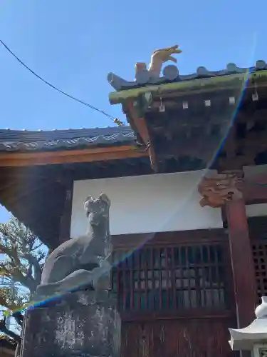 稲荷神社の{uncategorized: "未分類", other: "その他", undefined: "問題あり", building: "その他建物", grave: "お墓", sacred_gate: "鳥居", guardian: "狛犬", statue: "像", buddha: "仏像", history: "歴史", nature: "自然", garden: "庭園", animal: "動物", pagoda: "塔", temizu: "手水舎", mountain_gate: "山門・神門", sanctuary: "本殿・本堂", subordinate: "末社・摂社", art: "芸術", scenery: "景色", jizo: "地蔵", ema: "絵馬", goshuin: "御朱印", omikuji: "おみくじ", items: "授与品その他", amulet: "お守り", goshuincho: "御朱印帳", eats: "食事", festival: "お祭り", votive_dance: "神楽", shichigosan: "七五三参", wedding: "結婚式", experience: "体験その他", initially: "初詣", around: "周辺", anti_infection: "感染症対策"}