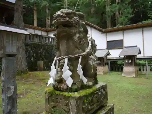 早池峯神社の狛犬