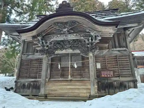 湯澤神社の{uncategorized: "未分類", other: "その他", undefined: "問題あり", building: "その他建物", grave: "お墓", sacred_gate: "鳥居", guardian: "狛犬", statue: "像", buddha: "仏像", history: "歴史", nature: "自然", garden: "庭園", animal: "動物", pagoda: "塔", temizu: "手水舎", mountain_gate: "山門・神門", sanctuary: "本殿・本堂", subordinate: "末社・摂社", art: "芸術", scenery: "景色", jizo: "地蔵", ema: "絵馬", goshuin: "御朱印", omikuji: "おみくじ", items: "授与品その他", amulet: "お守り", goshuincho: "御朱印帳", eats: "食事", festival: "お祭り", votive_dance: "神楽", shichigosan: "七五三参", wedding: "結婚式", experience: "体験その他", initially: "初詣", around: "周辺", anti_infection: "感染症対策"}