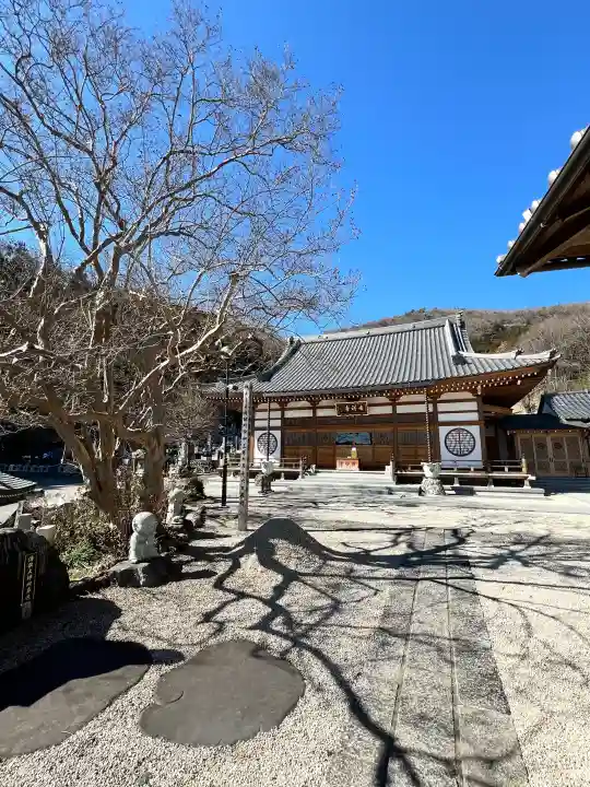 吉祥寺の{uncategorized: "未分類", other: "その他", undefined: "問題あり", building: "その他建物", grave: "お墓", sacred_gate: "鳥居", guardian: "狛犬", statue: "像", buddha: "仏像", history: "歴史", nature: "自然", garden: "庭園", animal: "動物", pagoda: "塔", temizu: "手水舎", mountain_gate: "山門・神門", sanctuary: "本殿・本堂", subordinate: "末社・摂社", art: "芸術", scenery: "景色", jizo: "地蔵", ema: "絵馬", goshuin: "御朱印", omikuji: "おみくじ", items: "授与品その他", amulet: "お守り", goshuincho: "御朱印帳", eats: "食事", festival: "お祭り", votive_dance: "神楽", shichigosan: "七五三参", wedding: "結婚式", experience: "体験その他", initially: "初詣", around: "周辺", anti_infection: "感染症対策"}
