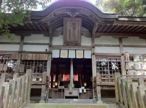 敢國神社の本殿