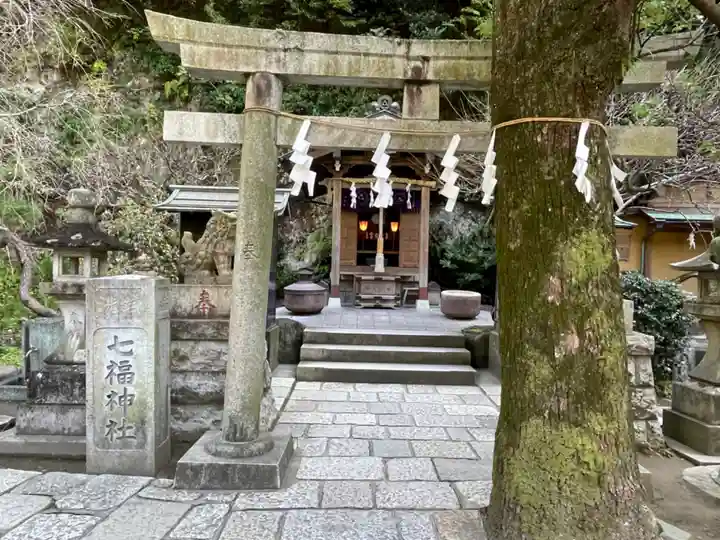 銭洗弁財天宇賀福神社(神奈川県)