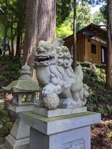 須山浅間神社の狛犬