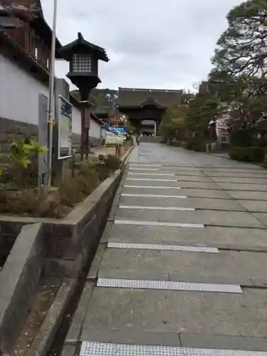 善光寺大本願の山門