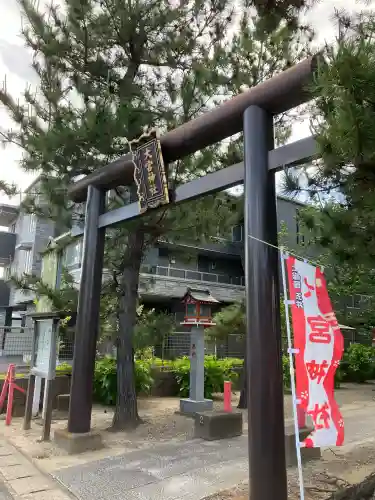 大宮神社の{uncategorized: "未分類", other: "その他", undefined: "問題あり", building: "その他建物", grave: "お墓", sacred_gate: "鳥居", guardian: "狛犬", statue: "像", buddha: "仏像", history: "歴史", nature: "自然", garden: "庭園", animal: "動物", pagoda: "塔", temizu: "手水舎", mountain_gate: "山門・神門", sanctuary: "本殿・本堂", subordinate: "末社・摂社", art: "芸術", scenery: "景色", jizo: "地蔵", ema: "絵馬", goshuin: "御朱印", omikuji: "おみくじ", items: "授与品その他", amulet: "お守り", goshuincho: "御朱印帳", eats: "食事", festival: "お祭り", votive_dance: "神楽", shichigosan: "七五三参", wedding: "結婚式", experience: "体験その他", initially: "初詣", around: "周辺", anti_infection: "感染症対策"}
