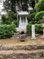 護国之寺の末社