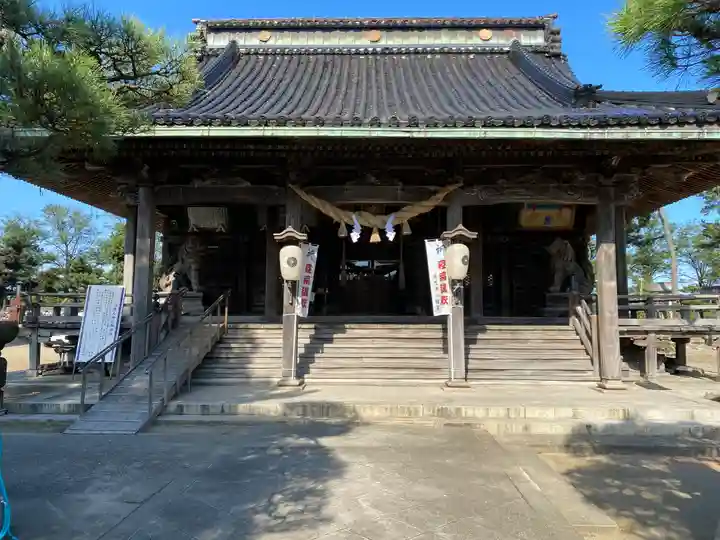 放生津八幡宮の本殿・本堂