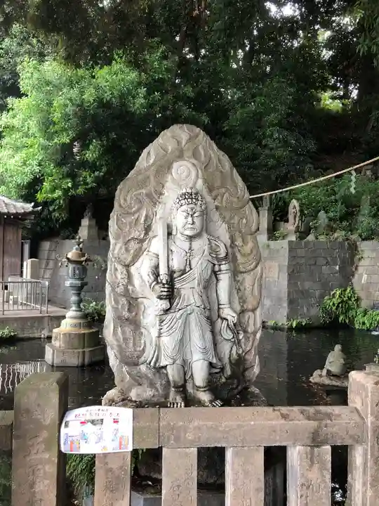 瀧泉寺(目黒不動尊)の像