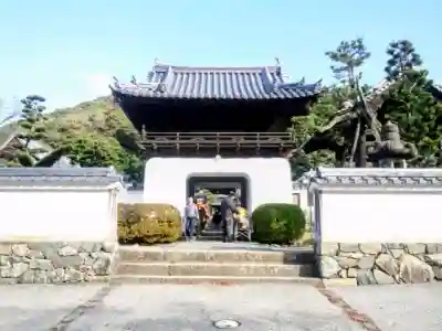 興聖寺（興聖寶林禅寺）の{uncategorized: "未分類", other: "その他", undefined: "問題あり", building: "その他建物", grave: "お墓", sacred_gate: "鳥居", guardian: "狛犬", statue: "像", buddha: "仏像", history: "歴史", nature: "自然", garden: "庭園", animal: "動物", pagoda: "塔", temizu: "手水舎", mountain_gate: "山門・神門", sanctuary: "本殿・本堂", subordinate: "末社・摂社", art: "芸術", scenery: "景色", jizo: "地蔵", ema: "絵馬", goshuin: "御朱印", omikuji: "おみくじ", items: "授与品その他", amulet: "お守り", goshuincho: "御朱印帳", eats: "食事", festival: "お祭り", votive_dance: "神楽", shichigosan: "七五三参", wedding: "結婚式", experience: "体験その他", initially: "初詣", around: "周辺", anti_infection: "感染症対策"}