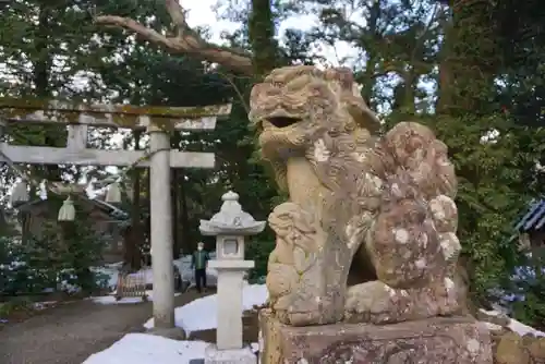 須須神社の狛犬