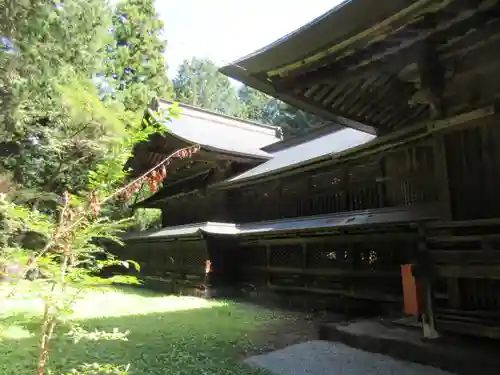 冨士御室浅間神社の本殿