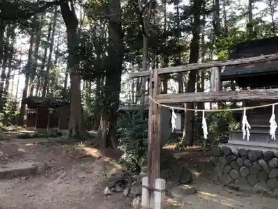 三ケ尻八幡神社の末社・摂社