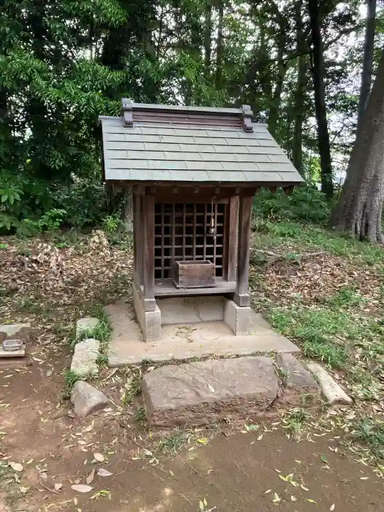 國王神社の{uncategorized: "未分類", other: "その他", undefined: "問題あり", building: "その他建物", grave: "お墓", sacred_gate: "鳥居", guardian: "狛犬", statue: "像", buddha: "仏像", history: "歴史", nature: "自然", garden: "庭園", animal: "動物", pagoda: "塔", temizu: "手水舎", mountain_gate: "山門・神門", sanctuary: "本殿・本堂", subordinate: "末社・摂社", art: "芸術", scenery: "景色", jizo: "地蔵", ema: "絵馬", goshuin: "御朱印", omikuji: "おみくじ", items: "授与品その他", amulet: "お守り", goshuincho: "御朱印帳", eats: "食事", festival: "お祭り", votive_dance: "神楽", shichigosan: "七五三参", wedding: "結婚式", experience: "体験その他", initially: "初詣", around: "周辺", anti_infection: "感染症対策"}