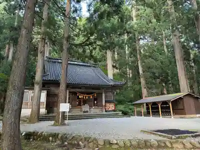雄山神社中宮祈願殿(富山県)