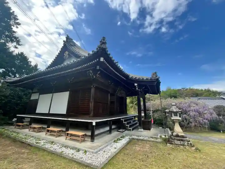 子安地蔵寺の{uncategorized: "未分類", other: "その他", undefined: "問題あり", building: "その他建物", grave: "お墓", sacred_gate: "鳥居", guardian: "狛犬", statue: "像", buddha: "仏像", history: "歴史", nature: "自然", garden: "庭園", animal: "動物", pagoda: "塔", temizu: "手水舎", mountain_gate: "山門・神門", sanctuary: "本殿・本堂", subordinate: "末社・摂社", art: "芸術", scenery: "景色", jizo: "地蔵", ema: "絵馬", goshuin: "御朱印", omikuji: "おみくじ", items: "授与品その他", amulet: "お守り", goshuincho: "御朱印帳", eats: "食事", festival: "お祭り", votive_dance: "神楽", shichigosan: "七五三参", wedding: "結婚式", experience: "体験その他", initially: "初詣", around: "周辺", anti_infection: "感染症対策"}