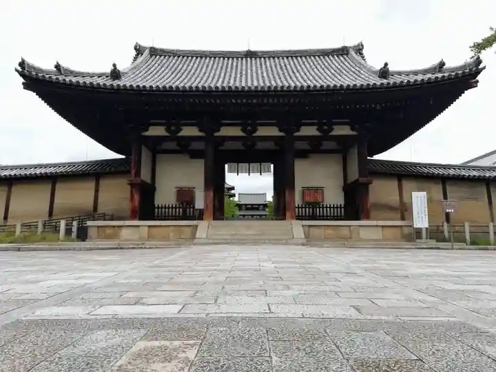 法隆寺の山門・神門