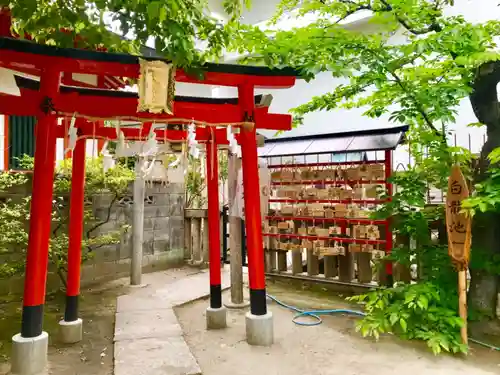 玉造稲荷神社の鳥居