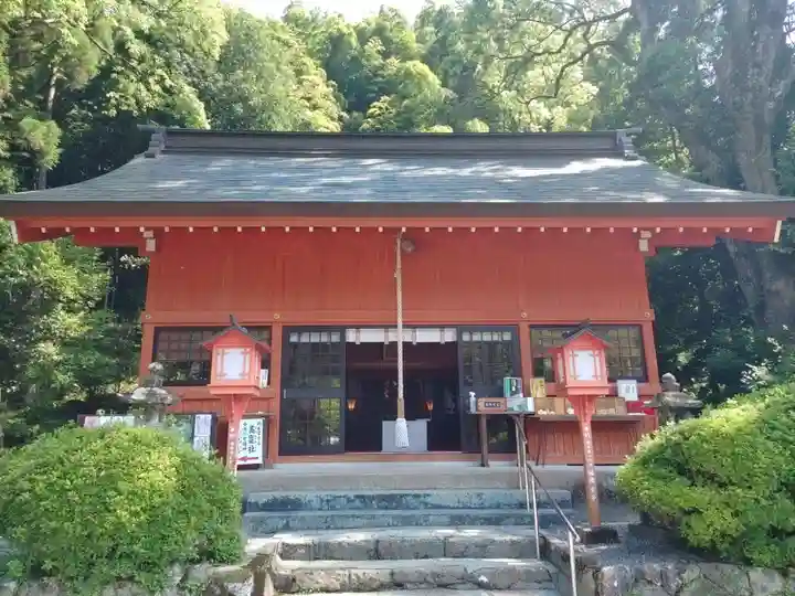 巖島神社の本殿・本堂